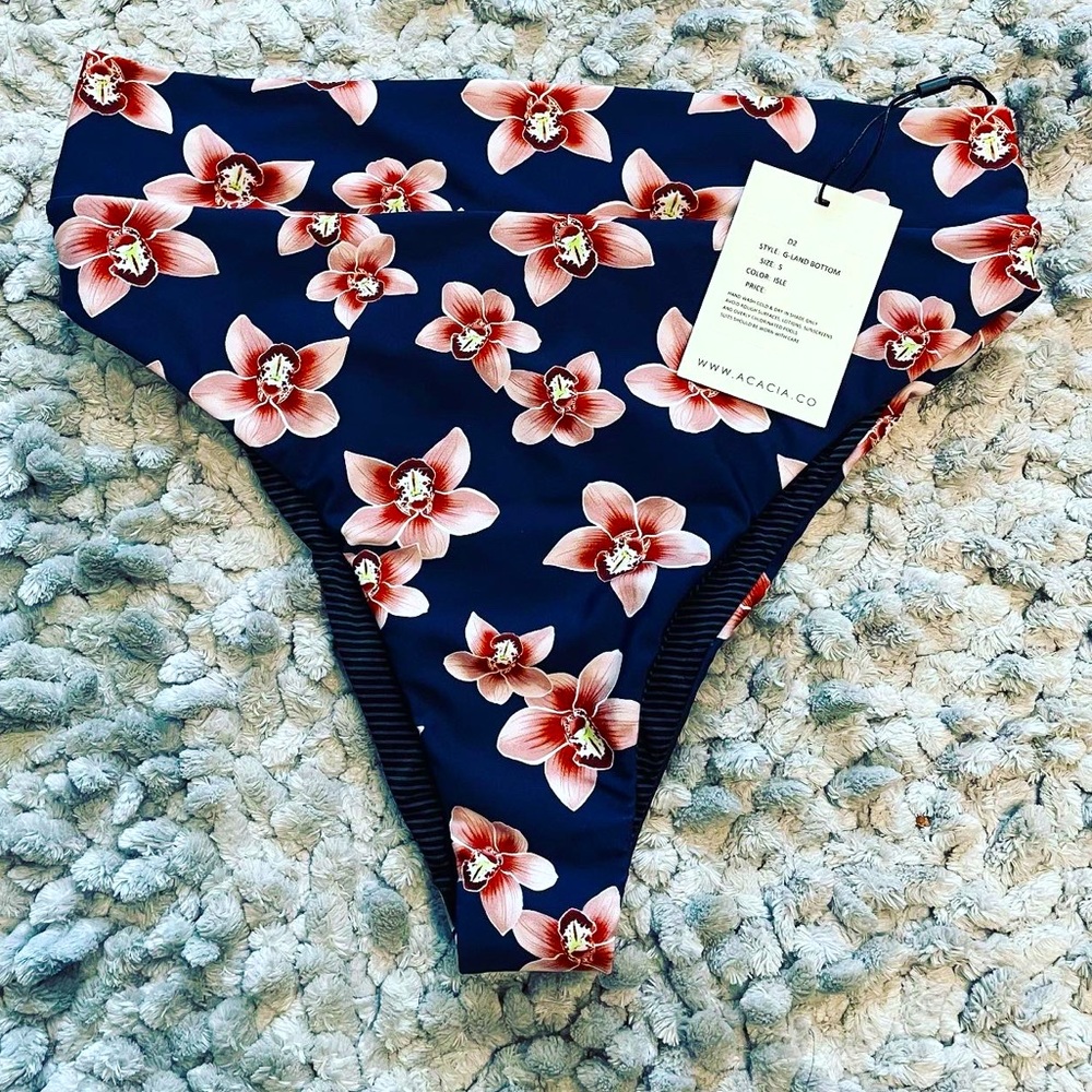 BNWT Acacia Swimwear bottoms, size S